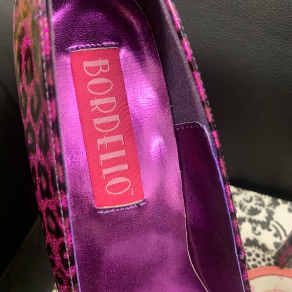 Bordello shoes Teeze cheetah platform pump. New with tags. Never worn. Size 8 - Picture 3 of 7